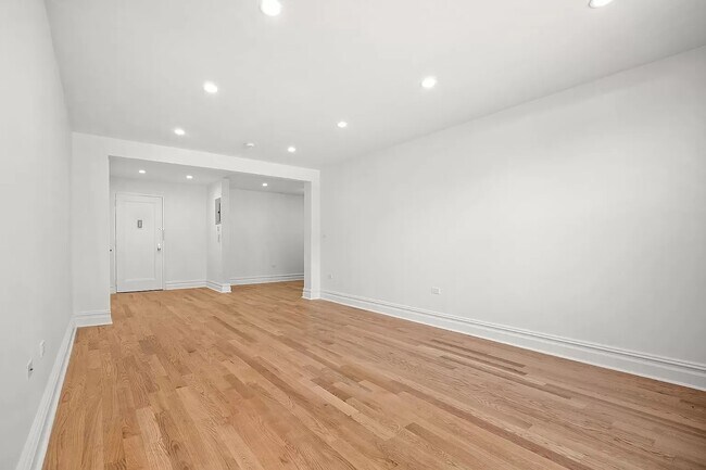 Foto del edificio - 97-25 64th Ave