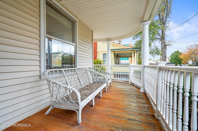 Foto del edificio - 50 Peters Pl