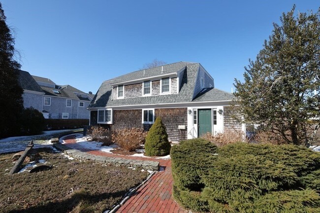 Building Photo - 107 Falmouth Heights Rd
