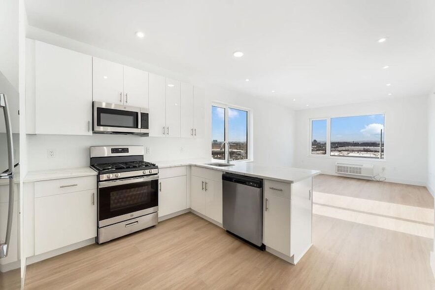 Photo - 3309 Liberty Avenue Unit 206