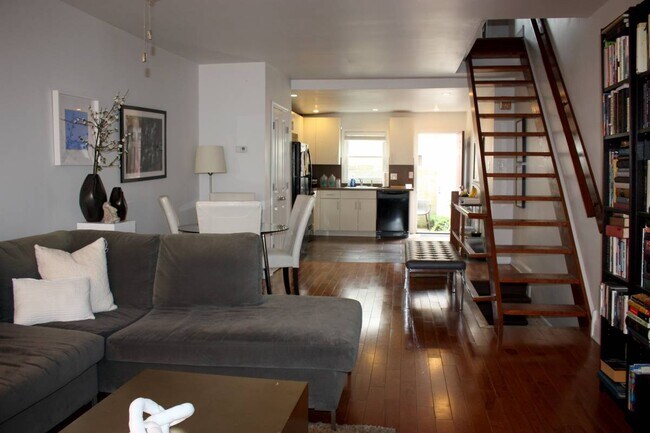 Foto del edificio - 324 Emily St