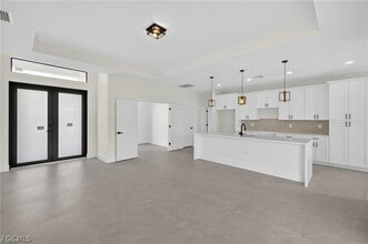 Building Photo - 333 Pinehurst Ave