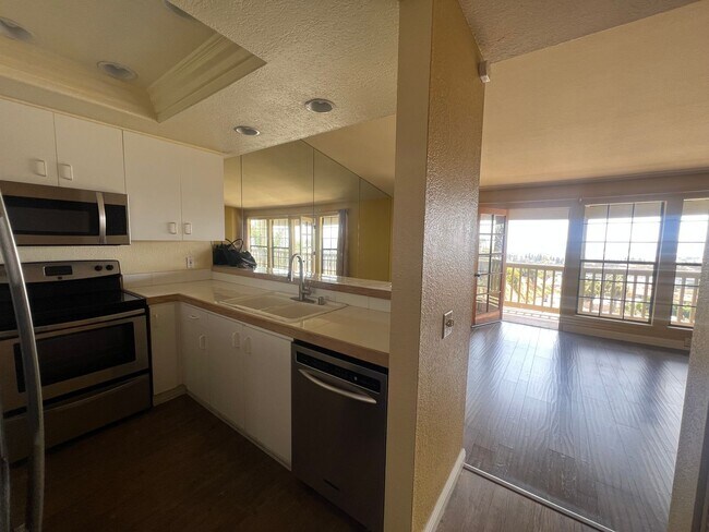Building Photo - Mission Bay Condo with a View