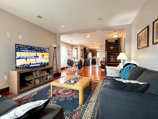 Building Photo - 52 Sheridan Ave