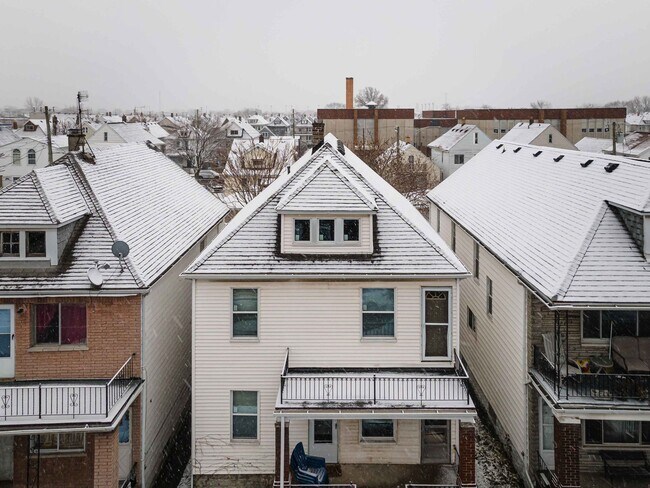 Building Photo - 3426 Evaline - FDR - T
