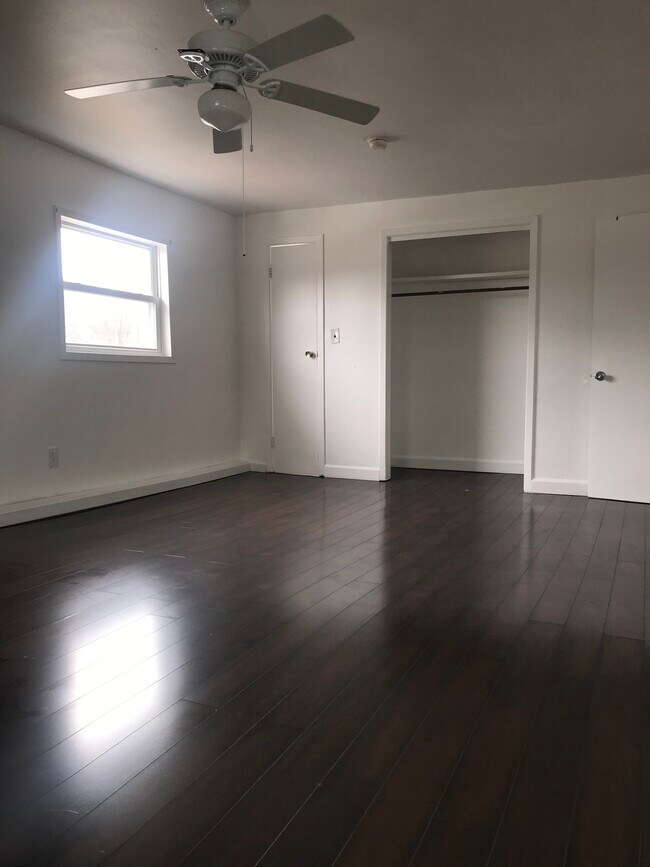 Primary Bedroom - 215 Sheffield Ave