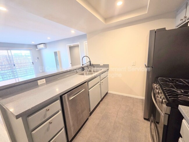 Building Photo - 327 Chestnut Ave