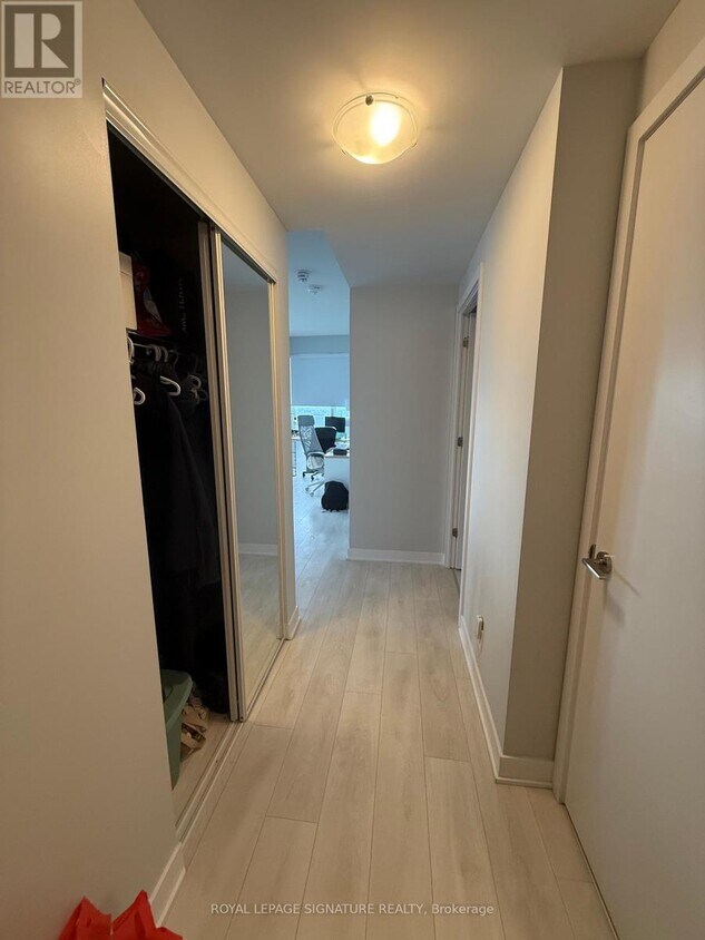 Photo principale - 2221-2221 Yonge St