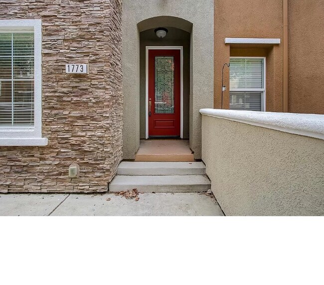 Foto del edificio - 1773 Camino Real Way