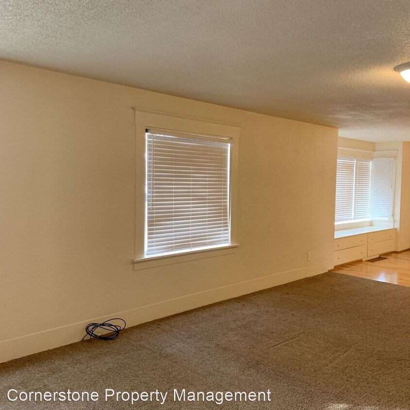 Foto principal - 3 br, 2 bath House - 423 Holly St.