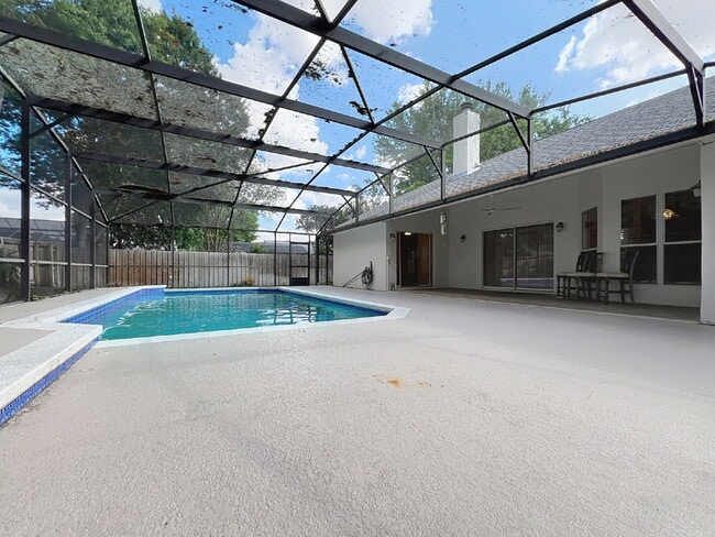 Building Photo - Charming 4-Bedroom Oasis with 3 Baths in P...