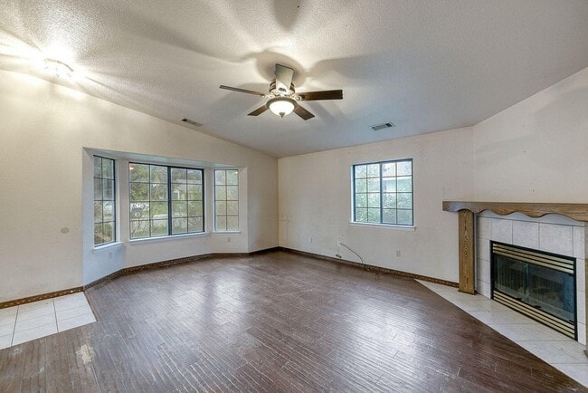 Building Photo - 3359 Billings Dr