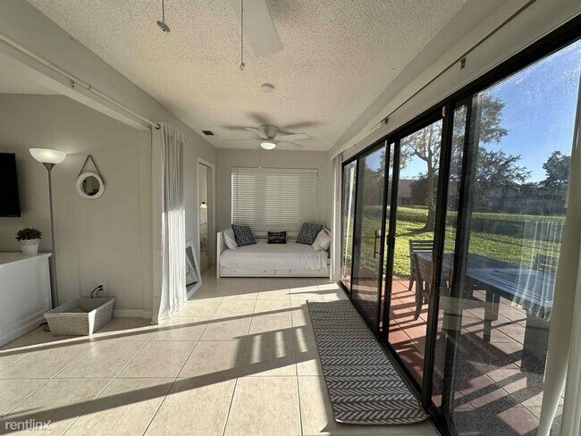 Foto del edificio - 2 br, 2.5 bath House - 1111 Duncan Cir Apt...