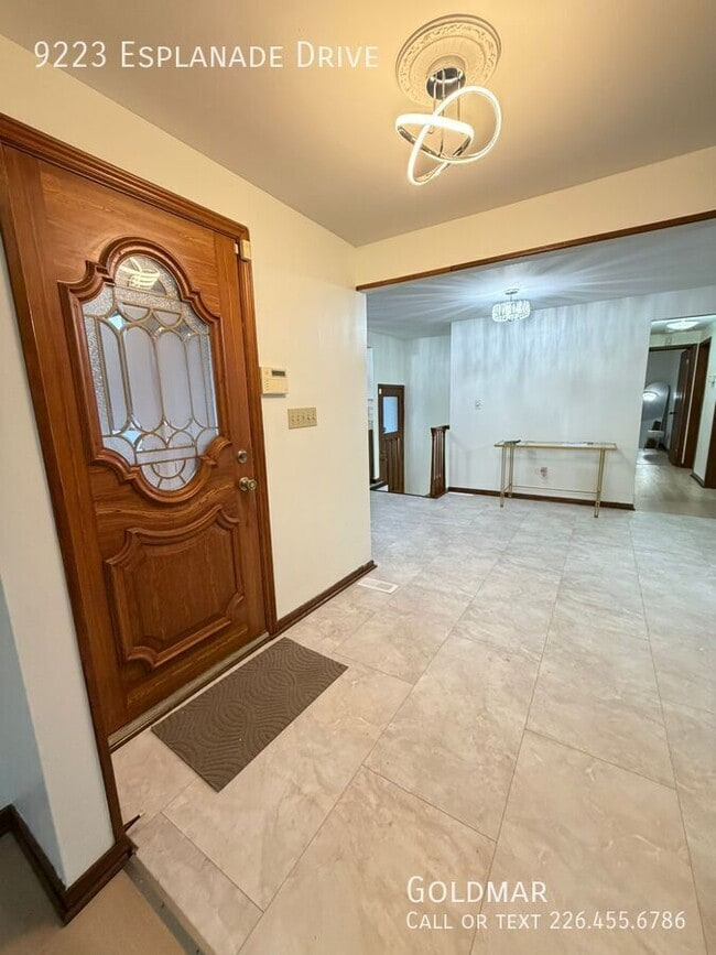 Building Photo - SFH Located in Forest Glade With Inground pool