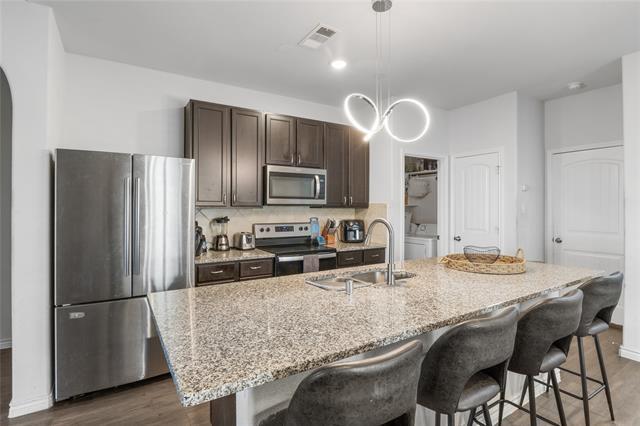 Foto del edificio - 1425 Tall Pine Way