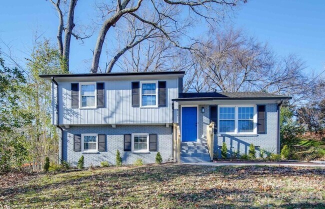 Foto del edificio - 8208 Doverdale Ln