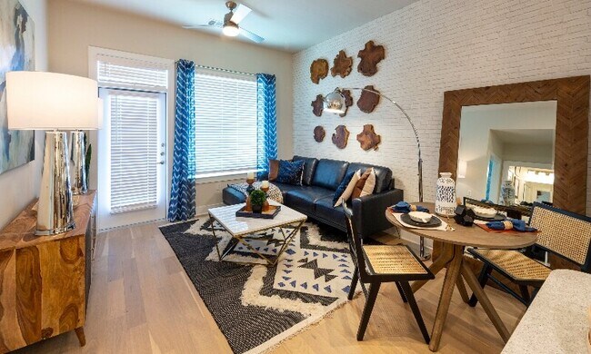 Foto del edificio - Up to 6 Weeks Free + Luxury Living Awaits!