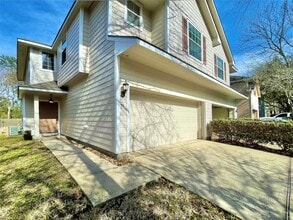 Building Photo - 19 Blue Creek Pl