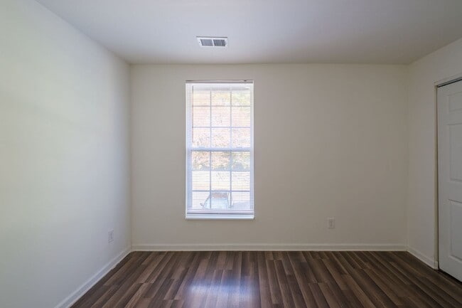 Interior Photo - Golden Gate Townhomes