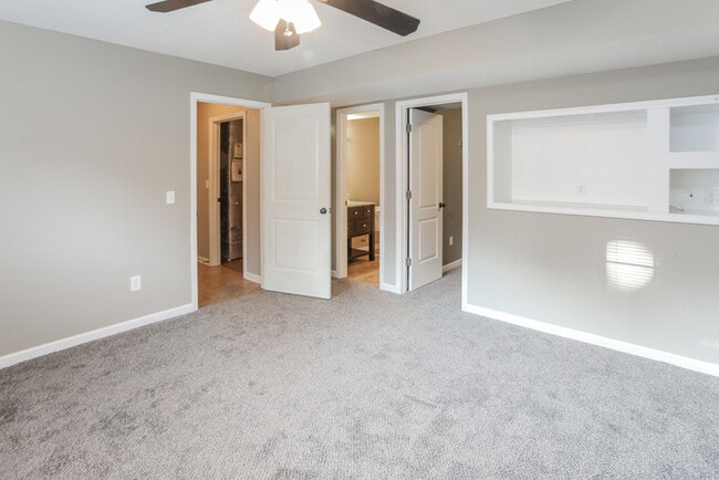 Building Photo - 605 Marguerite St