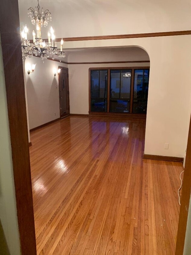 Building Photo - 543 N Spaulding Ave