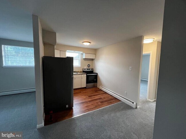 Foto del edificio - 50 N Fellowship Rd