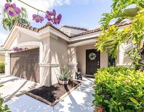 Building Photo - 1025 Bamboo Ln