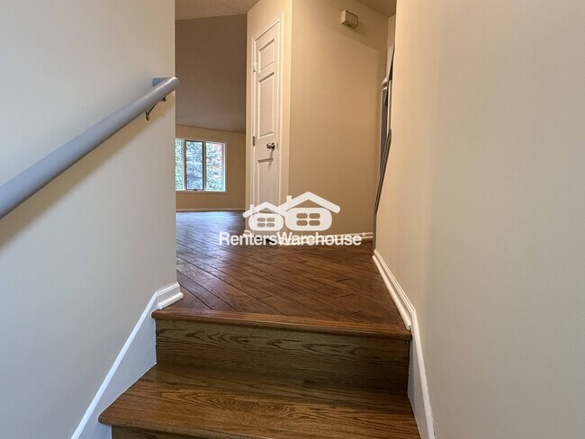 Foto del edificio - 7406 Cahill Rd