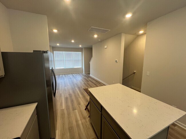 Foto del edificio - Beautiful New Townhouse!!!