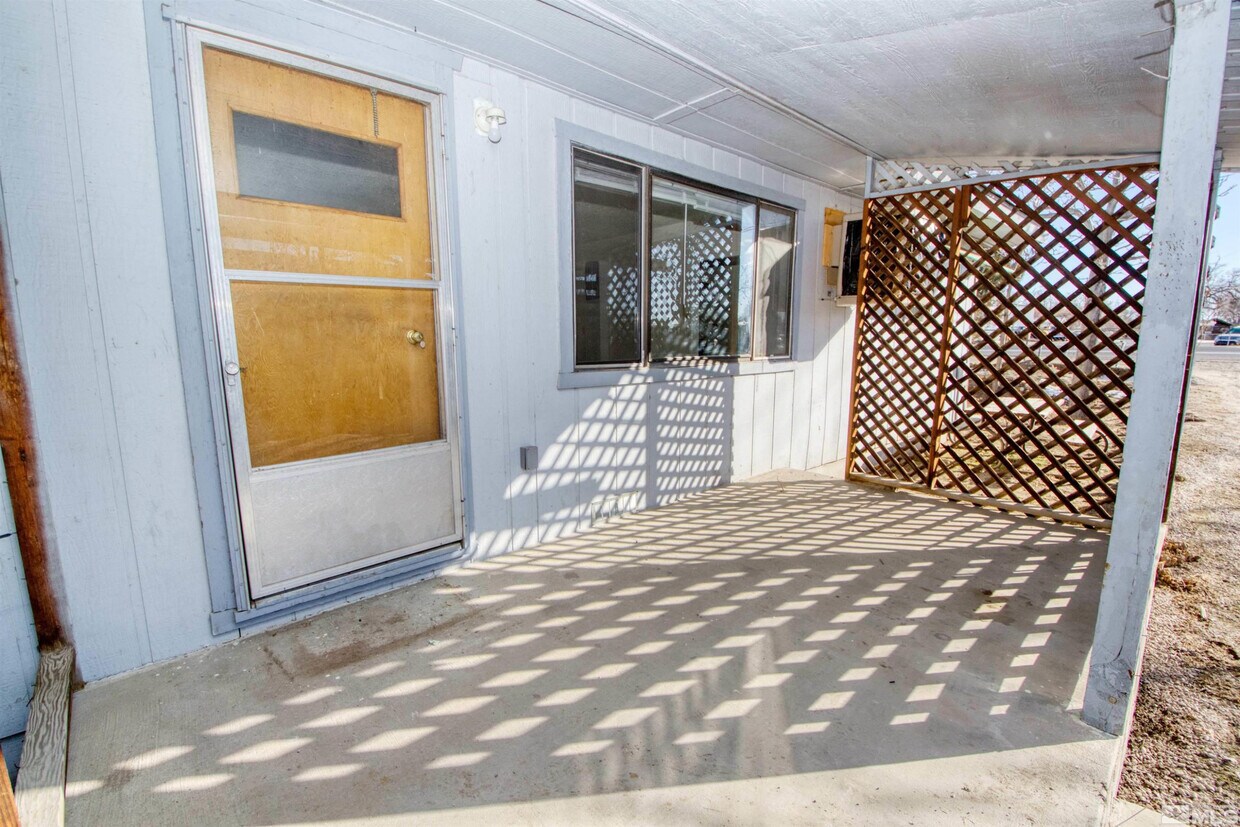 Foto principal - 4300 Reno Hwy