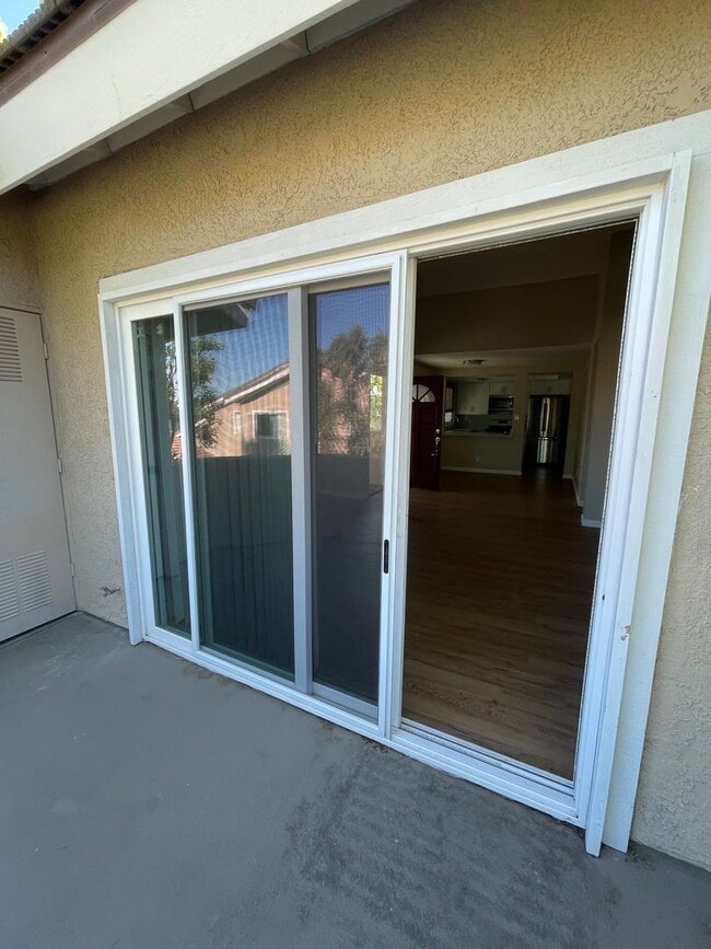 Building Photo - Great  Woodbridge Townhome!!