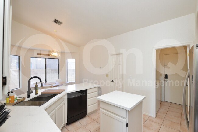 Foto del edificio - 6609 N 85th Dr
