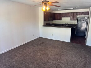 Building Photo - 2515 Martin St