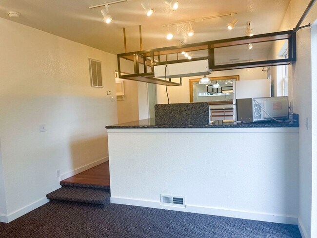 Foto del edificio - 2423 Fairfield St