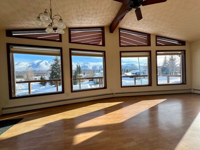 Photo - Majestic Mountain Views & Minutes to JBER House