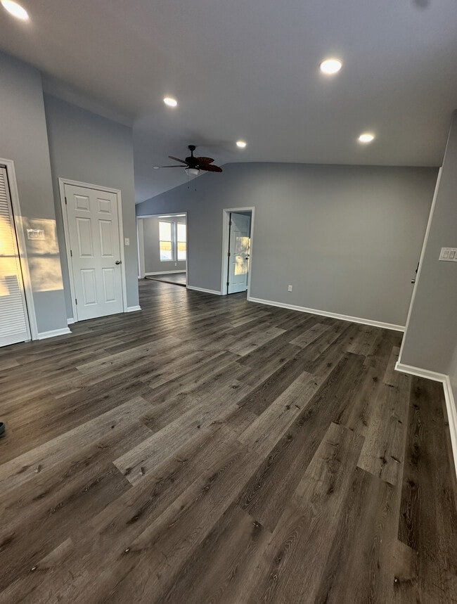 Foto del edificio - 43 Reubens Cir