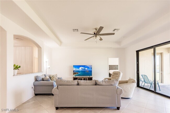 Building Photo - 3305 Altimira Dr