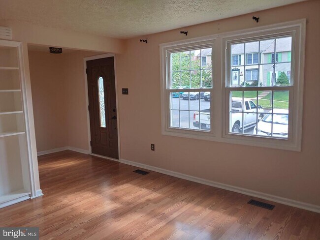 Foto del edificio - 152 Laurel Woods Ct