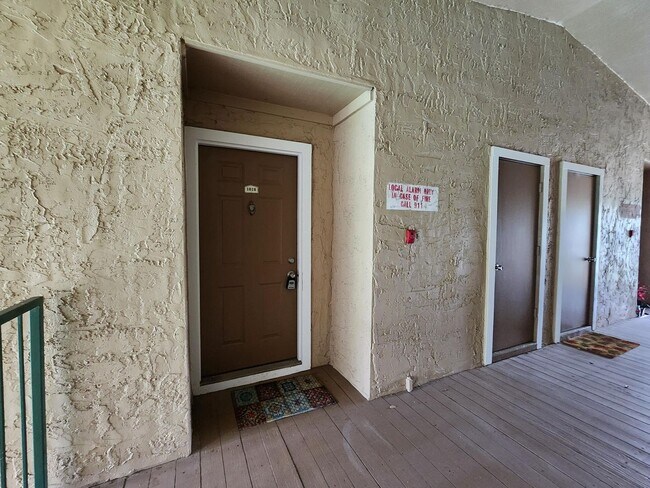 Building Photo - 7667 N Wickham Rd #1018