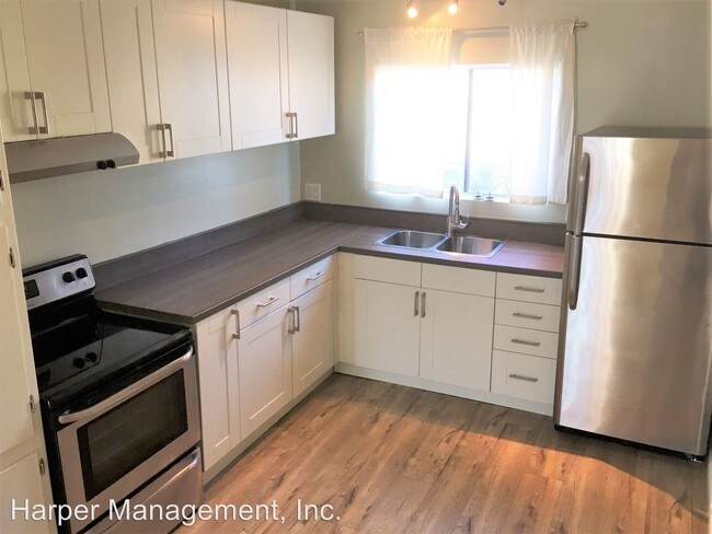 Building Photo - 2 br, 1 bath Apartment - 2333 Hauser Bl