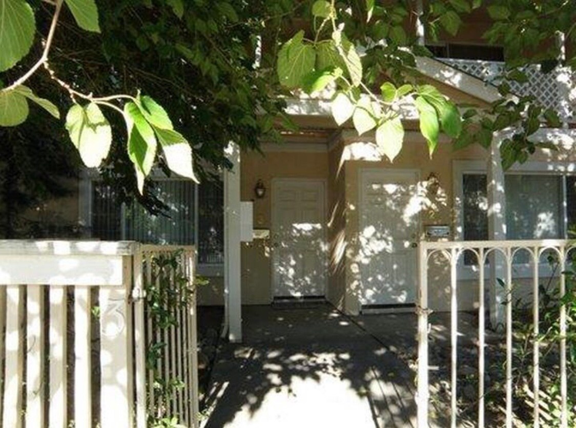 1004 Lake Blvd Unit 1, Davis, CA 95616 Condo for Rent in Davis, CA