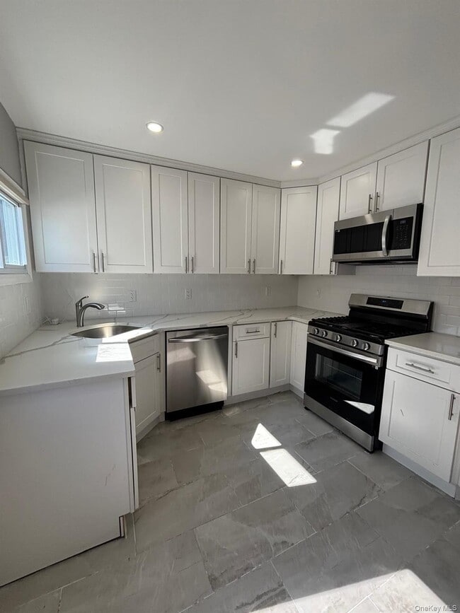 Building Photo - 26 Adams St