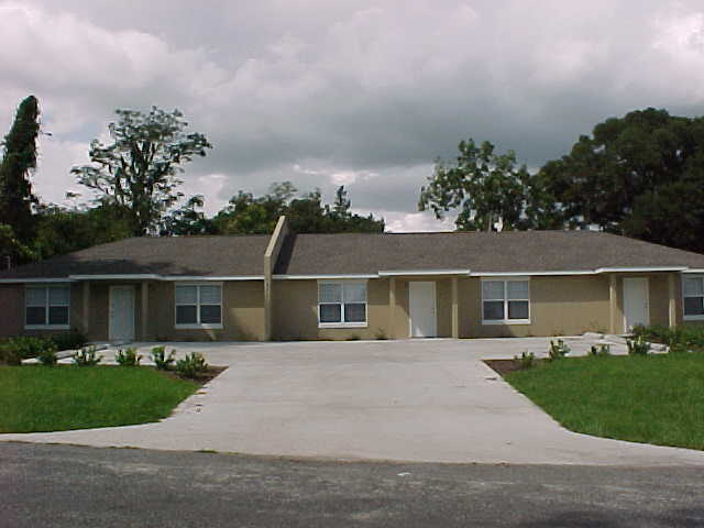 Primary Photo - Oak Haven