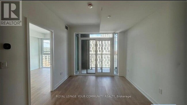 Building Photo - 1037 The Queensway