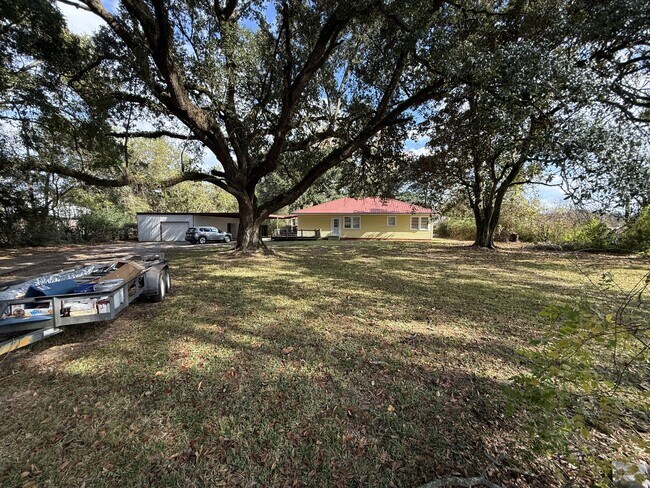 Foto del edificio - 2418 N University Ave