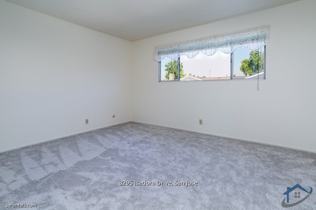 Building Photo - 3295 Isadora Dr