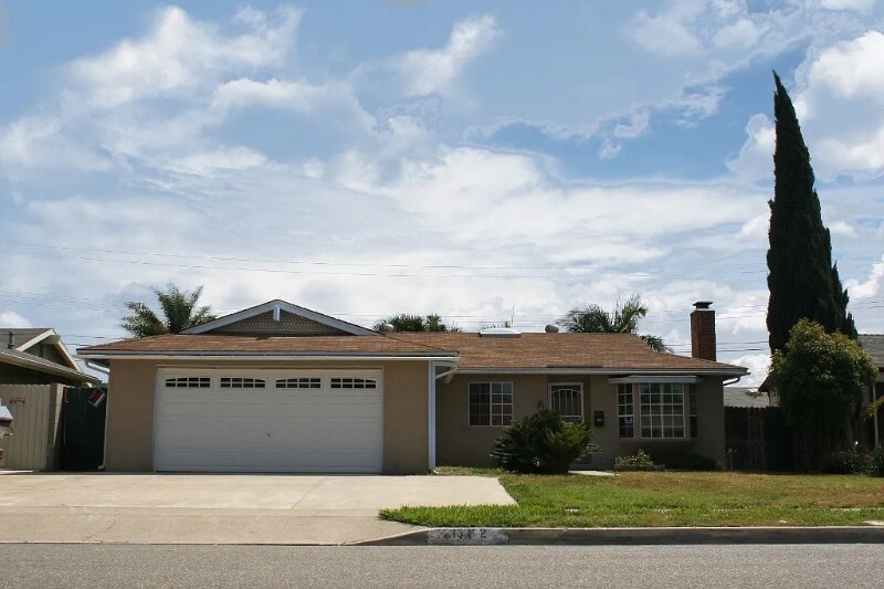 Foto principal - 15332 La Salle Ln