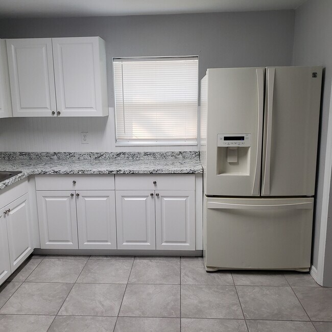 Foto del edificio - 7303 Roberts Rd