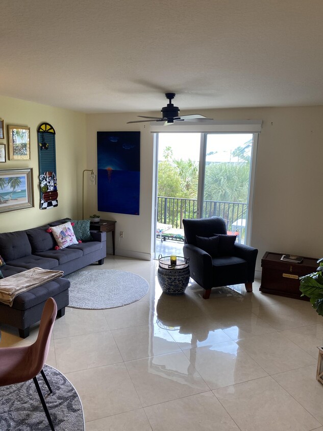 Foto principal - 255 NE 3rd Ave