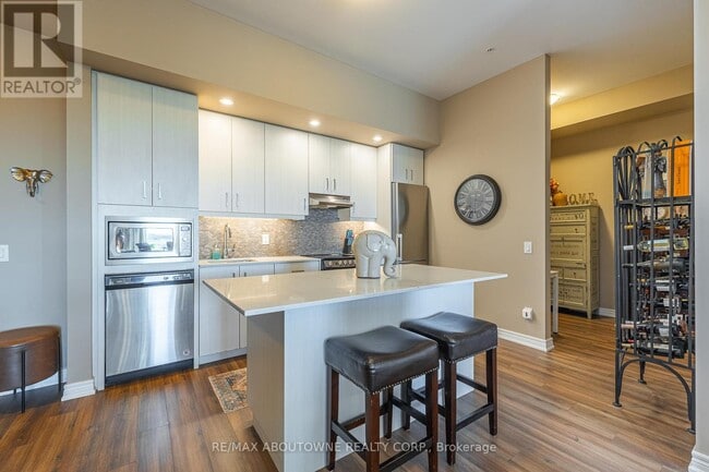 Photo du bâtiment - 40 Esplanade Ln